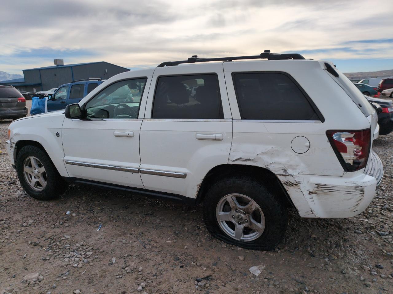2006 Jeep Grand Cherokee - Image 2