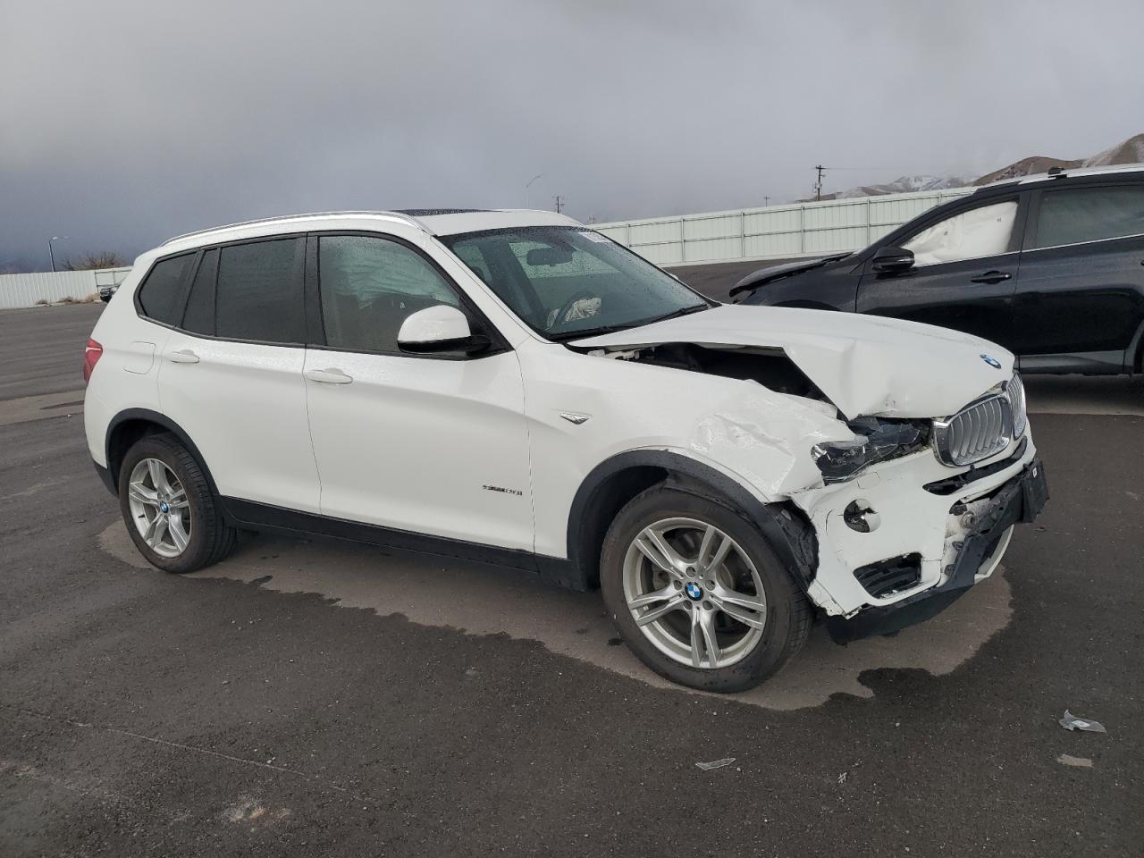 VIN 5UXWZ7C39H0V91454 2017 BMW X3 no.4