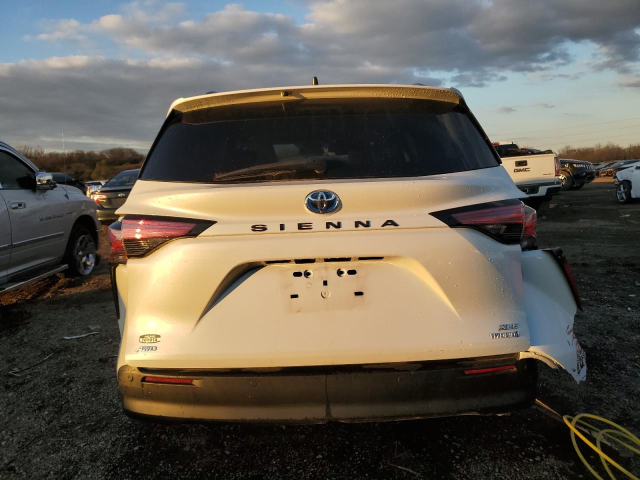 2021 Toyota Sienna - Image 6