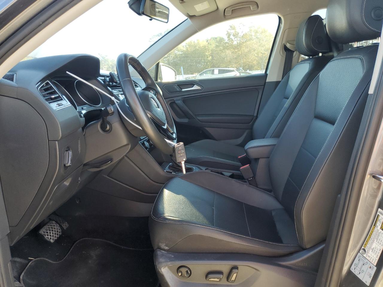 2021 Volkswagen Tiguan - Image 7