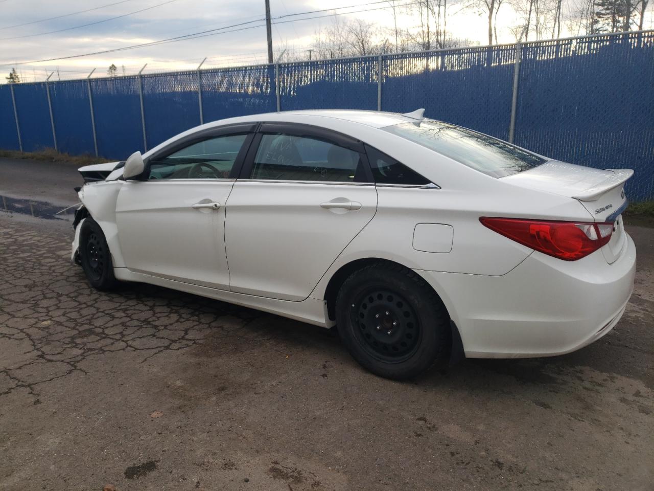 2013 Hyundai Sonata - Image 2
