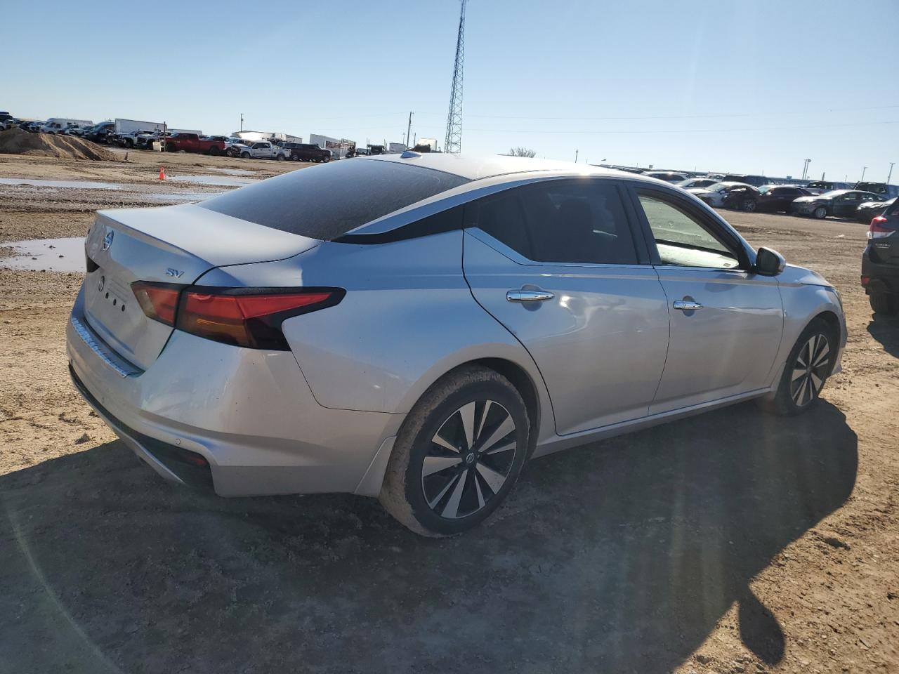 2020 Nissan Altima - Image 3