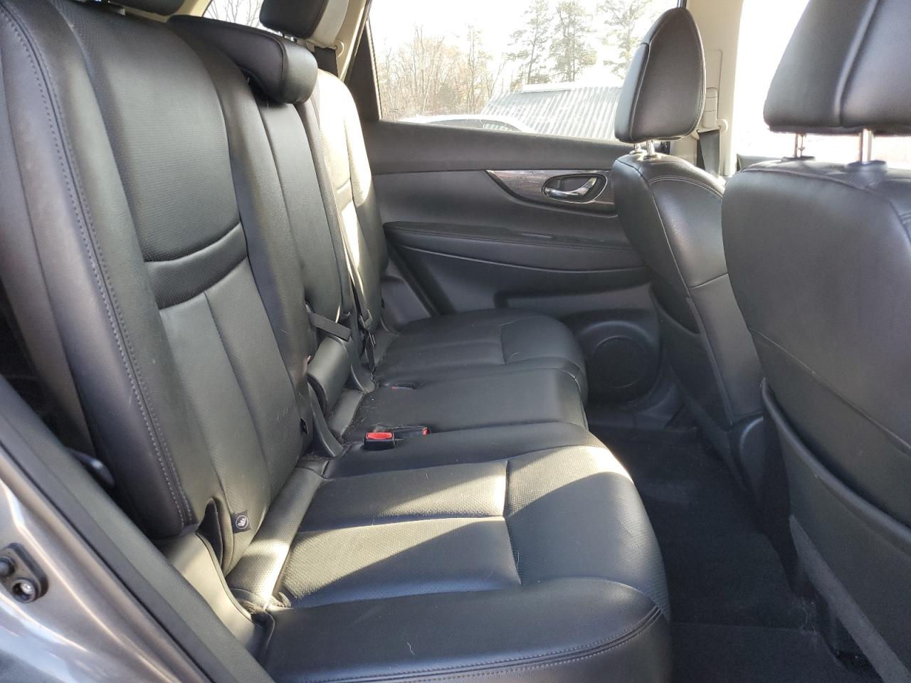 2015 Nissan Rogue - Image 11