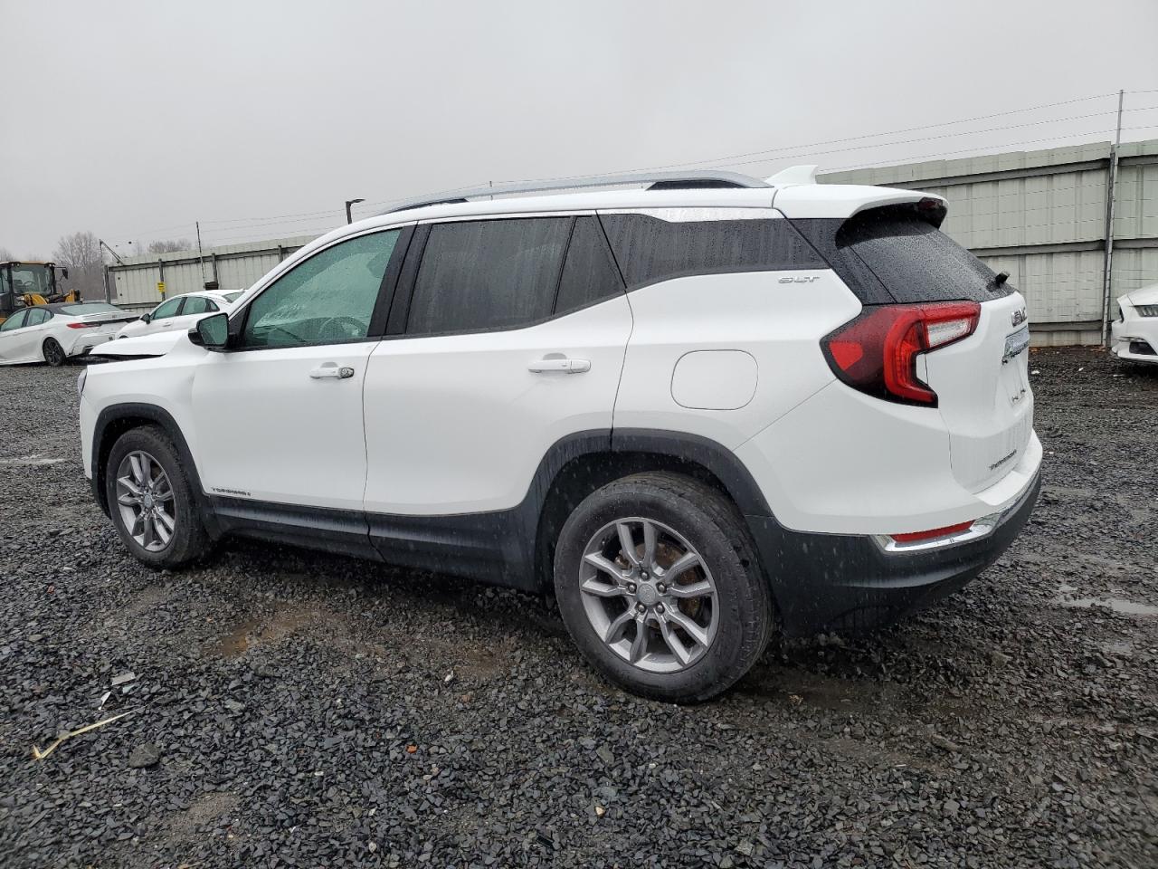 2022 GMC Terrain - Image 2