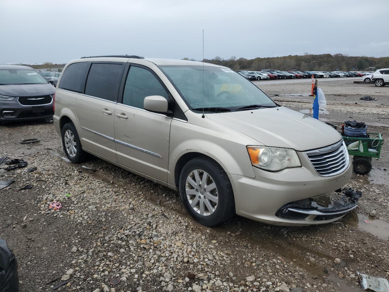 2013 Chrysler Town & Country - Image 4