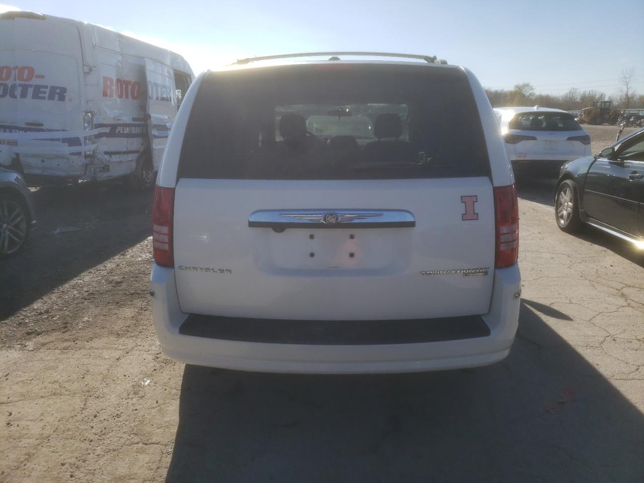 2010 Chrysler Town & Country Touring VIN: 2A4RR5D10AR299262 Lot: 79826354