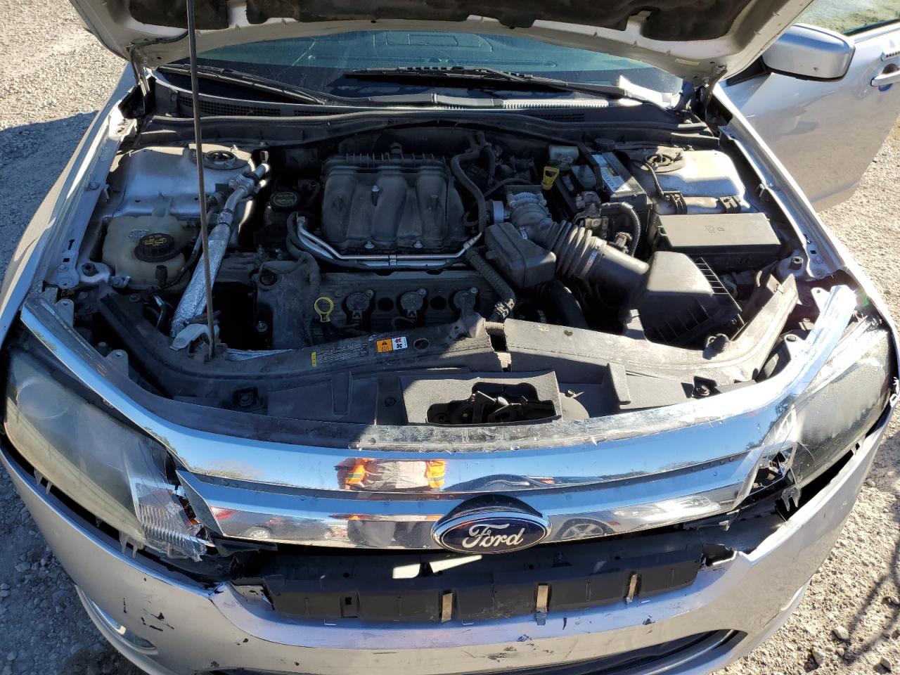 2012 Ford Fusion - Image 12