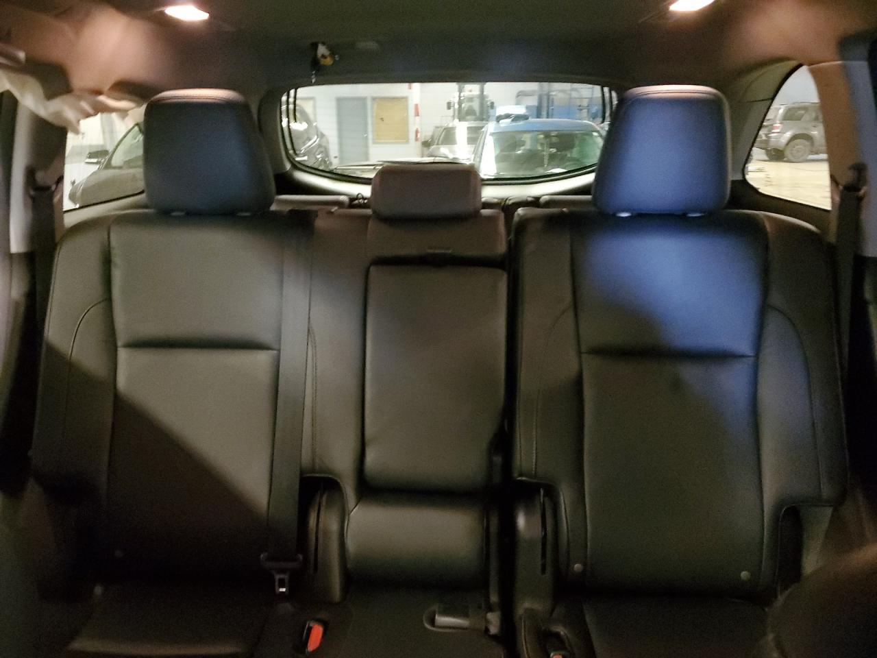 2014 Toyota Highlander - Image 10