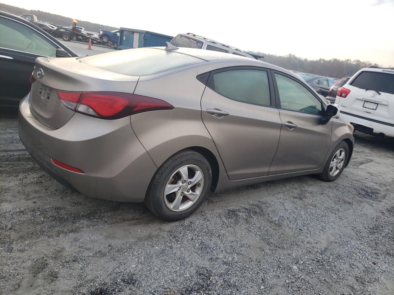 2014 Hyundai Elantra - Image 3