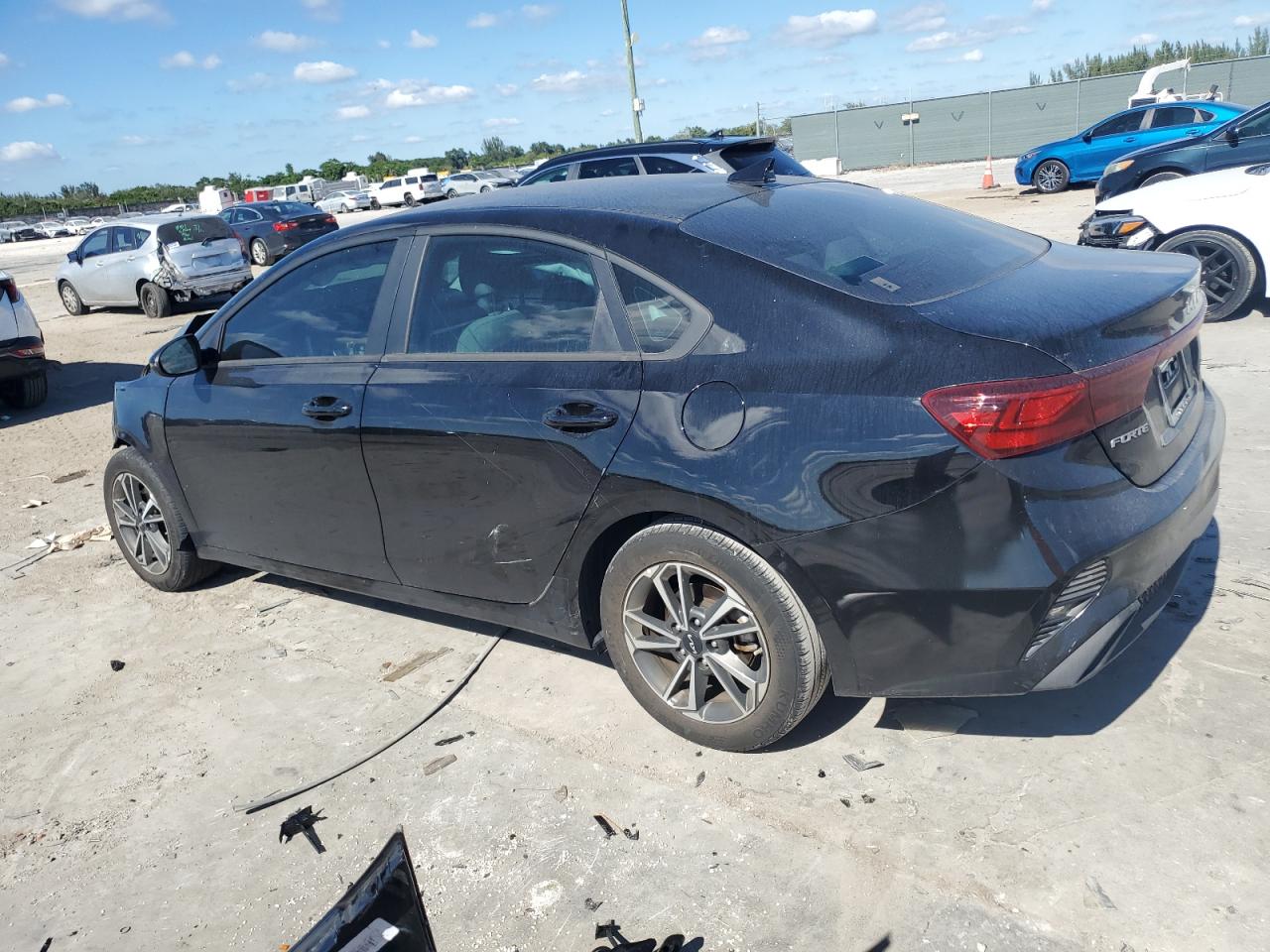 VIN 3KPF24AD2PE590829 2023 KIA FORTE no.2