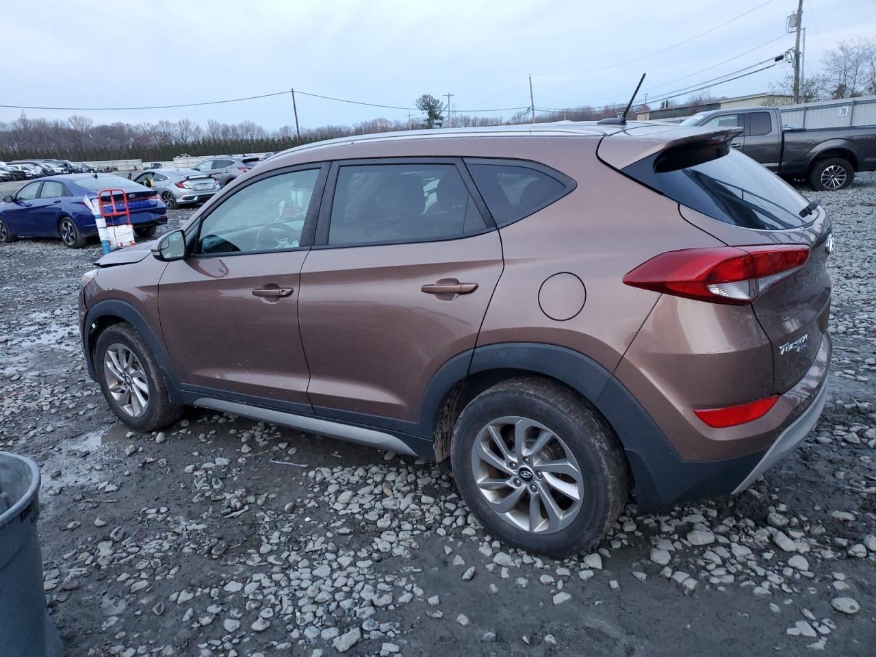 KM8J33A29HU332919 2017 HYUNDAI TUCSON - Image 2