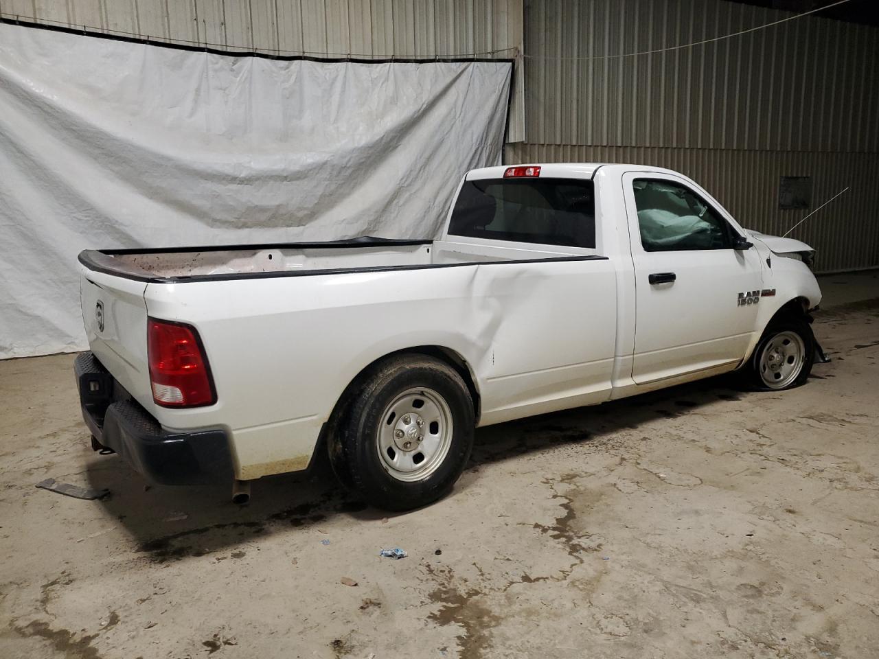 2016 RAM 1500 - Image 3