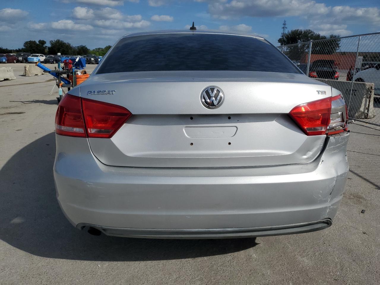 2014 Volkswagen Passat S VIN: 1VWAS7A3XEC120018 Lot: 81045234