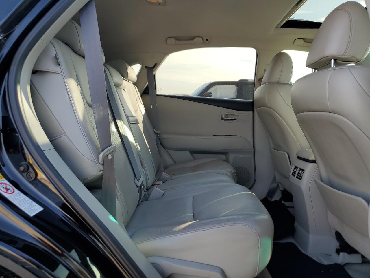 2010 Lexus RX - Image 11