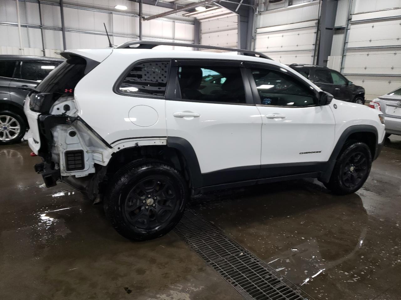 2019 Jeep Cherokee - Image 3