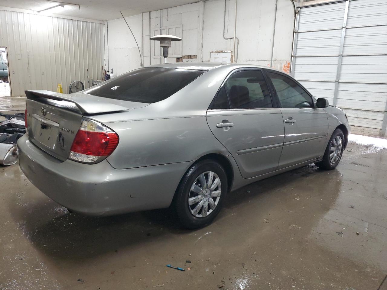 2005 Toyota Camry - Image 3