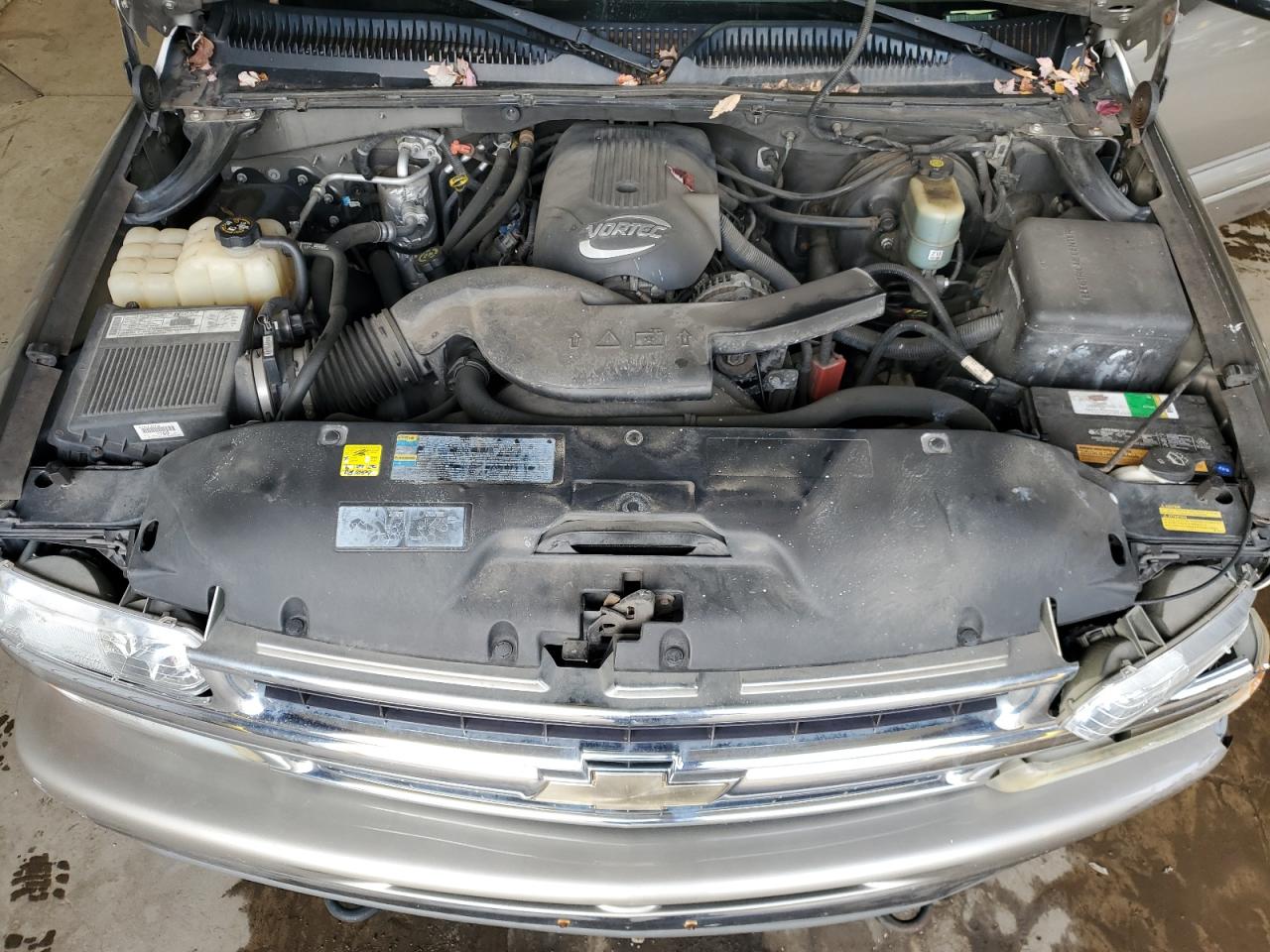 2002 Chevrolet Tahoe - Image 12