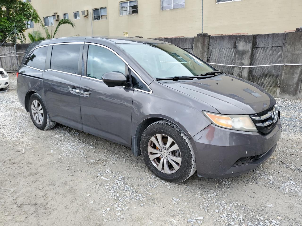 2016 Honda Odyssey - Image 4