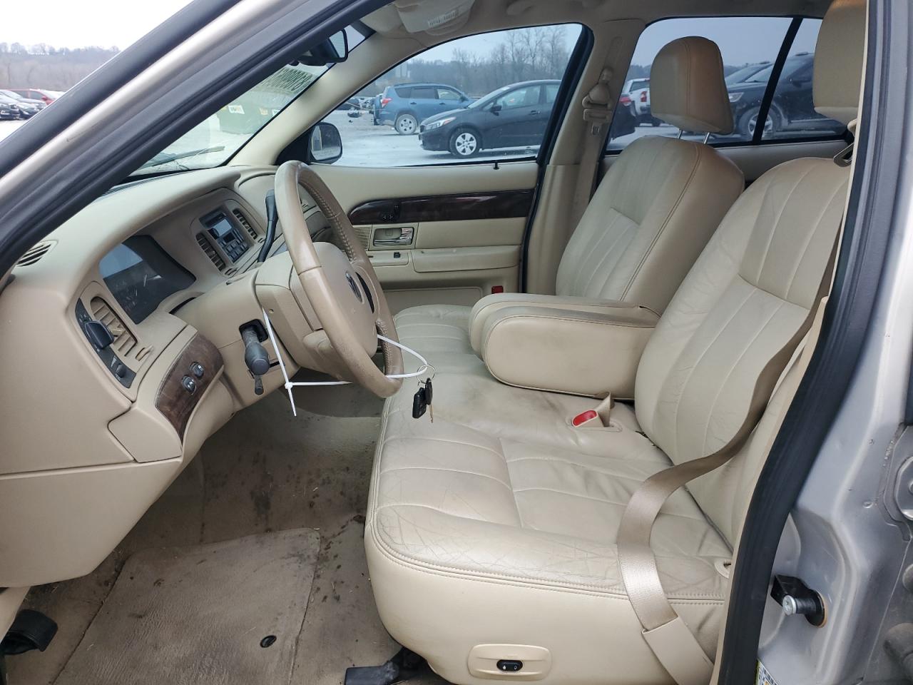 2010 Mercury Grand Marquis - Image 7