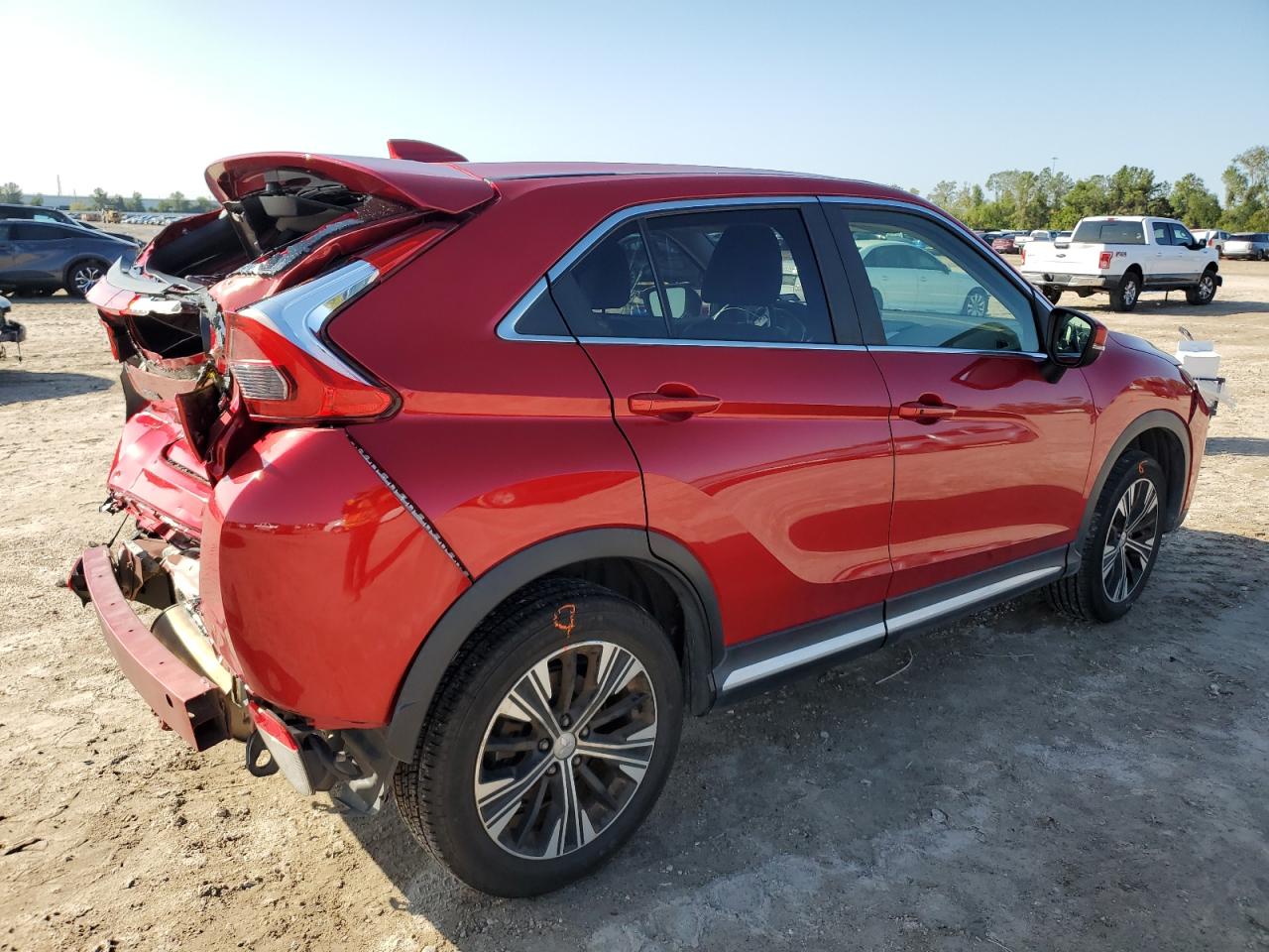 2019 Mitsubishi Eclipse - Image 3
