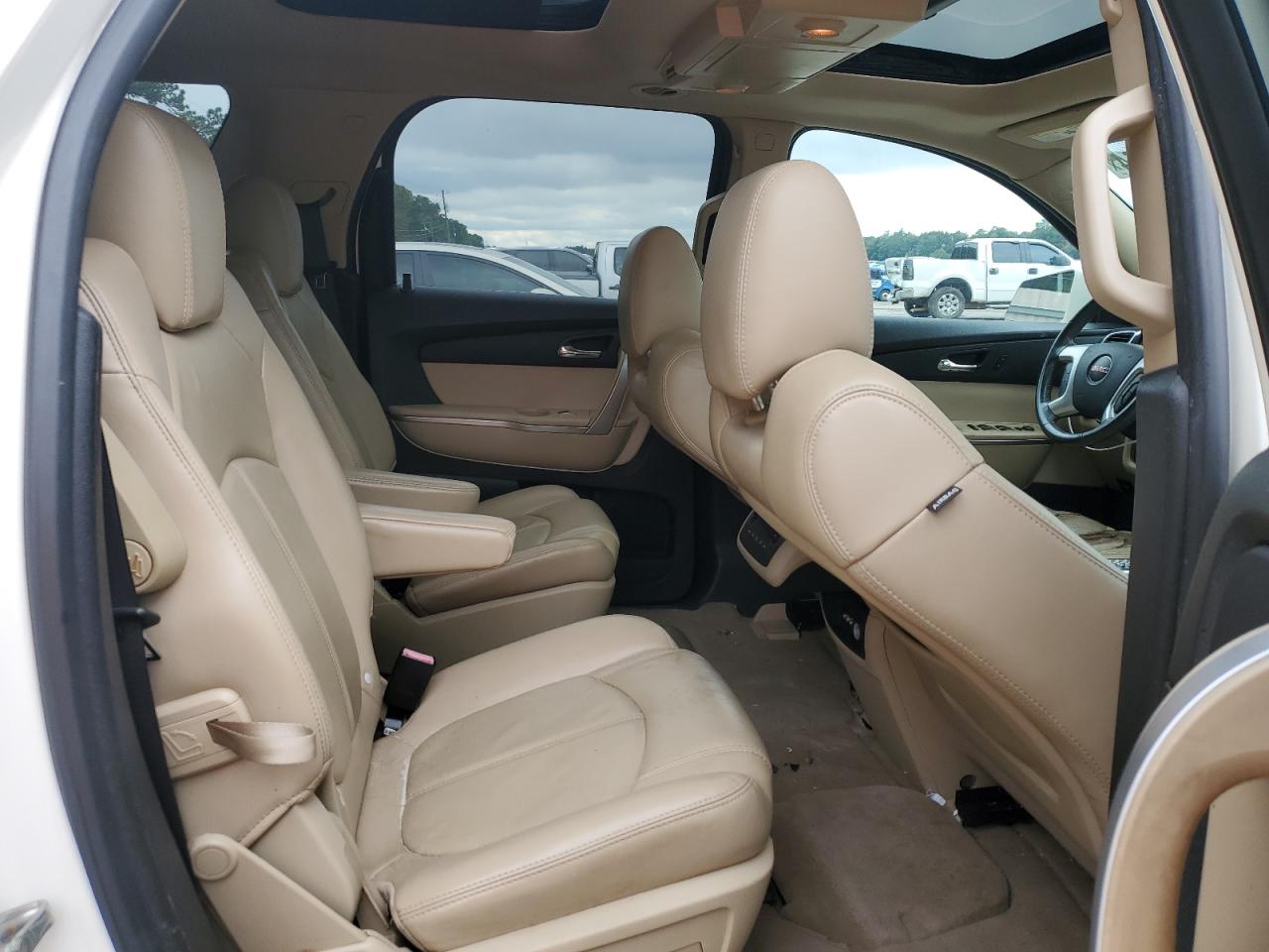 2010 GMC Acadia - Image 11