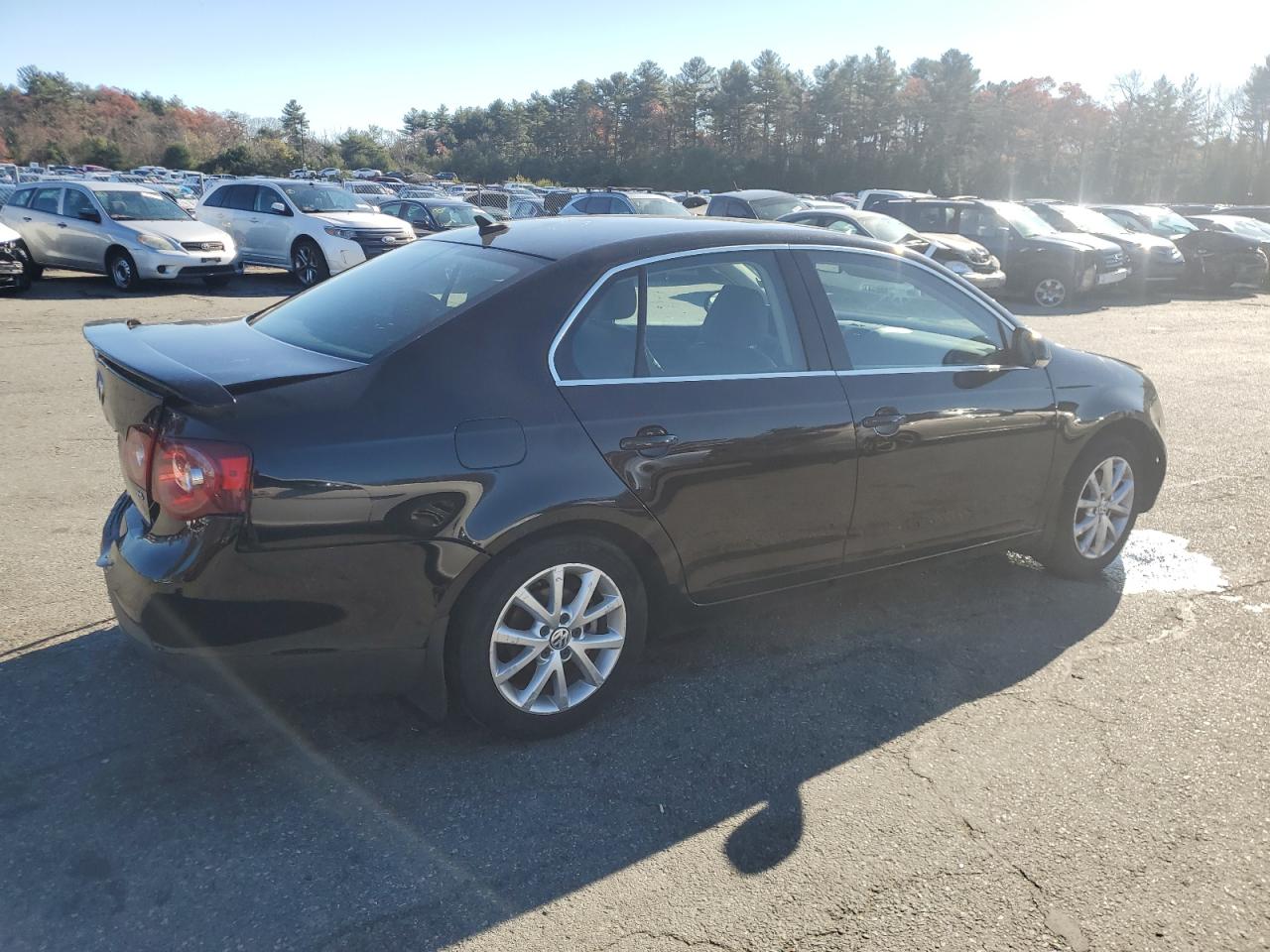 2010 Volkswagen Jetta - Image 3