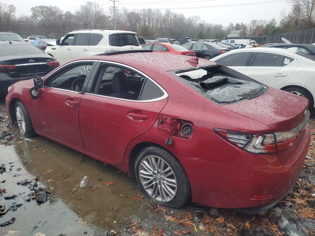 2016 Lexus ES - Image 2