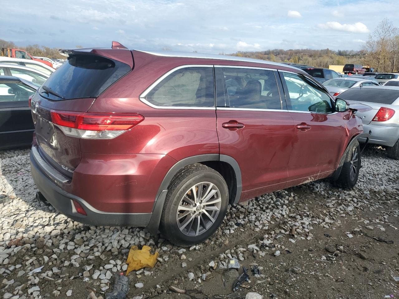 2018 Toyota Highlander - Image 3