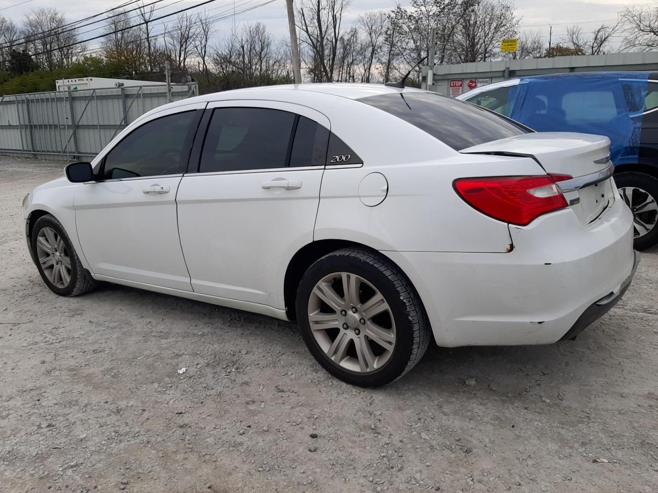 2013 Chrysler 200 - Image 2