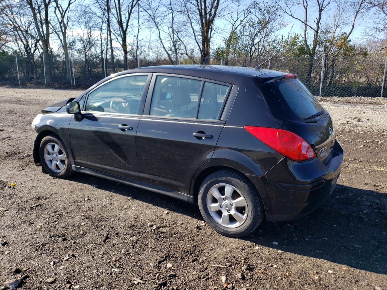 2012 Nissan Versa - Image 2