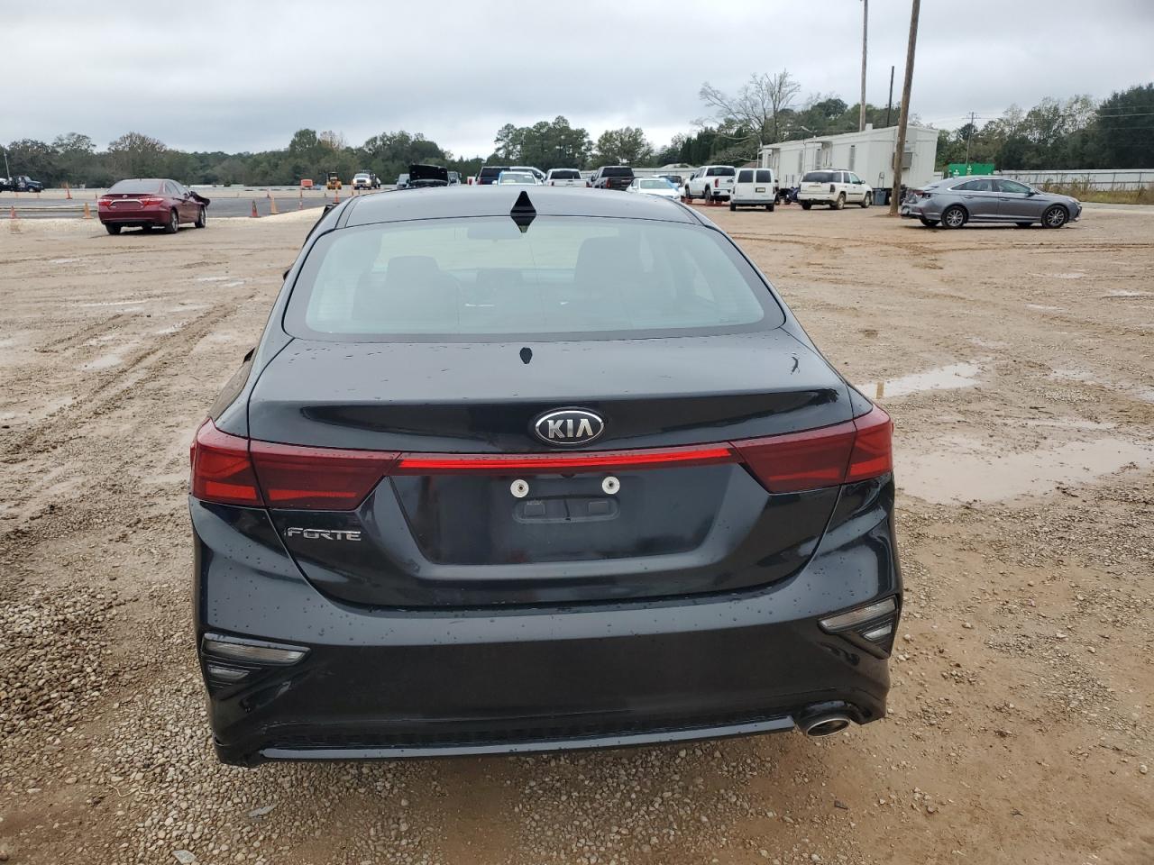 2021 Kia Forte - Image 6