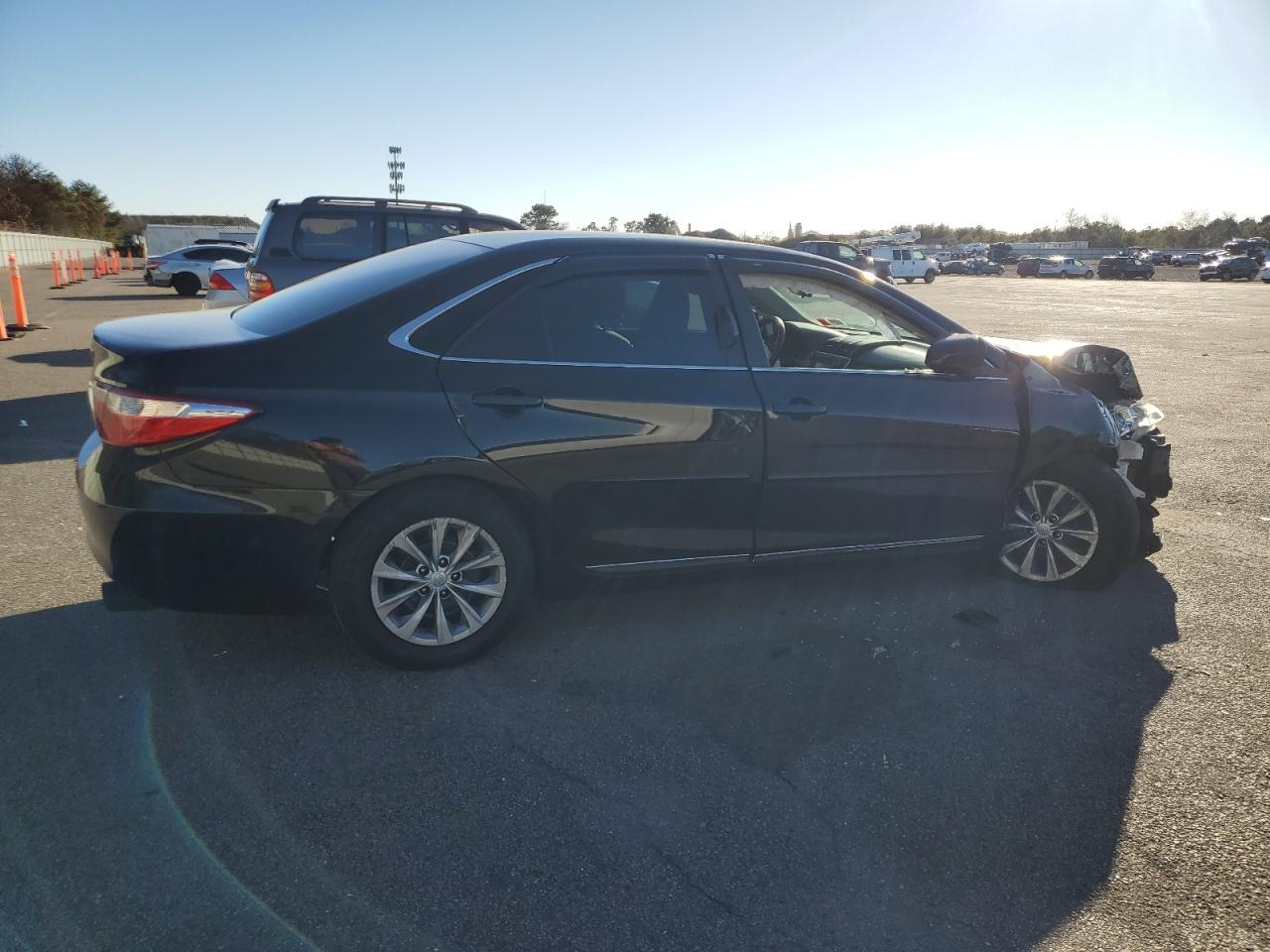 VIN 4T1BF1FK7HU419985 2017 TOYOTA CAMRY no.3