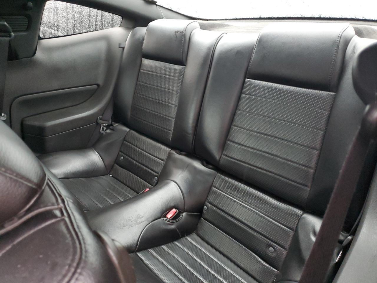 2006 Ford Mustang - Image 10