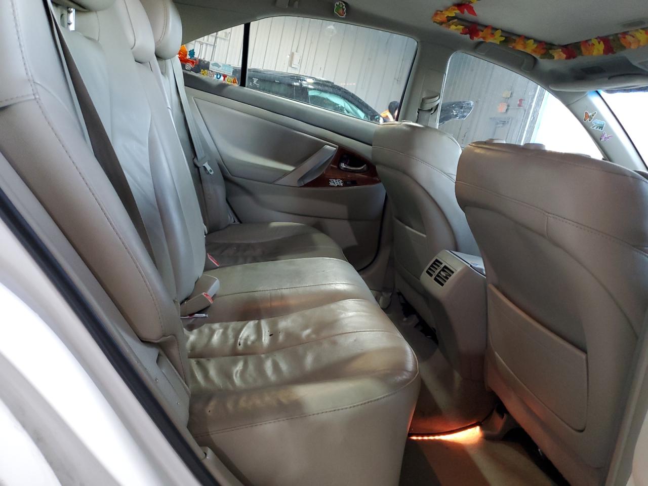 2011 Toyota Camry - Image 10