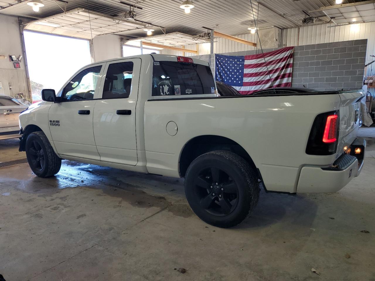 2016 RAM 1500 - Image 2