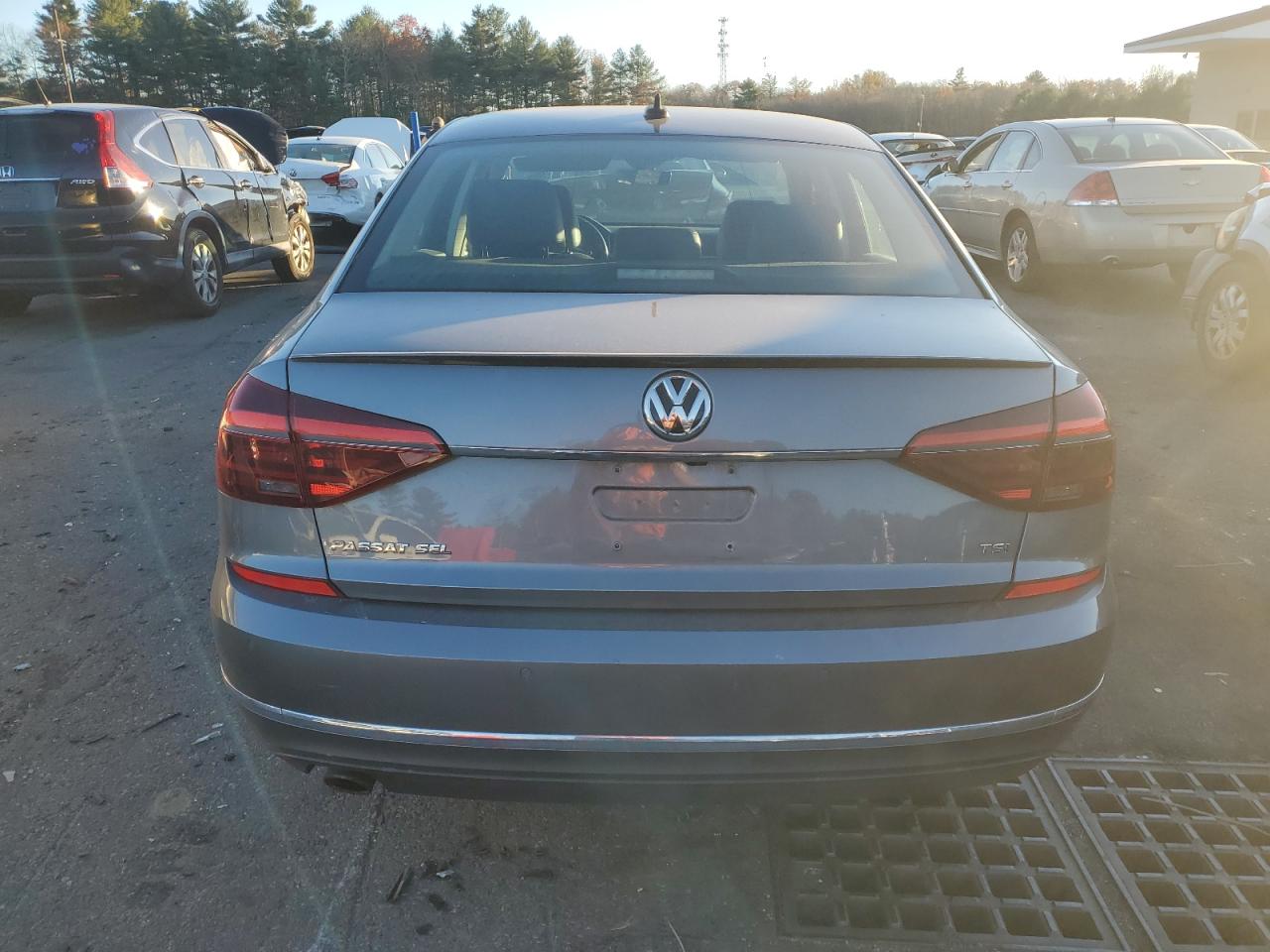 2018 Volkswagen Passat Sel Premium VIN: 1VWCA7A32JC029699 Lot: 79807294