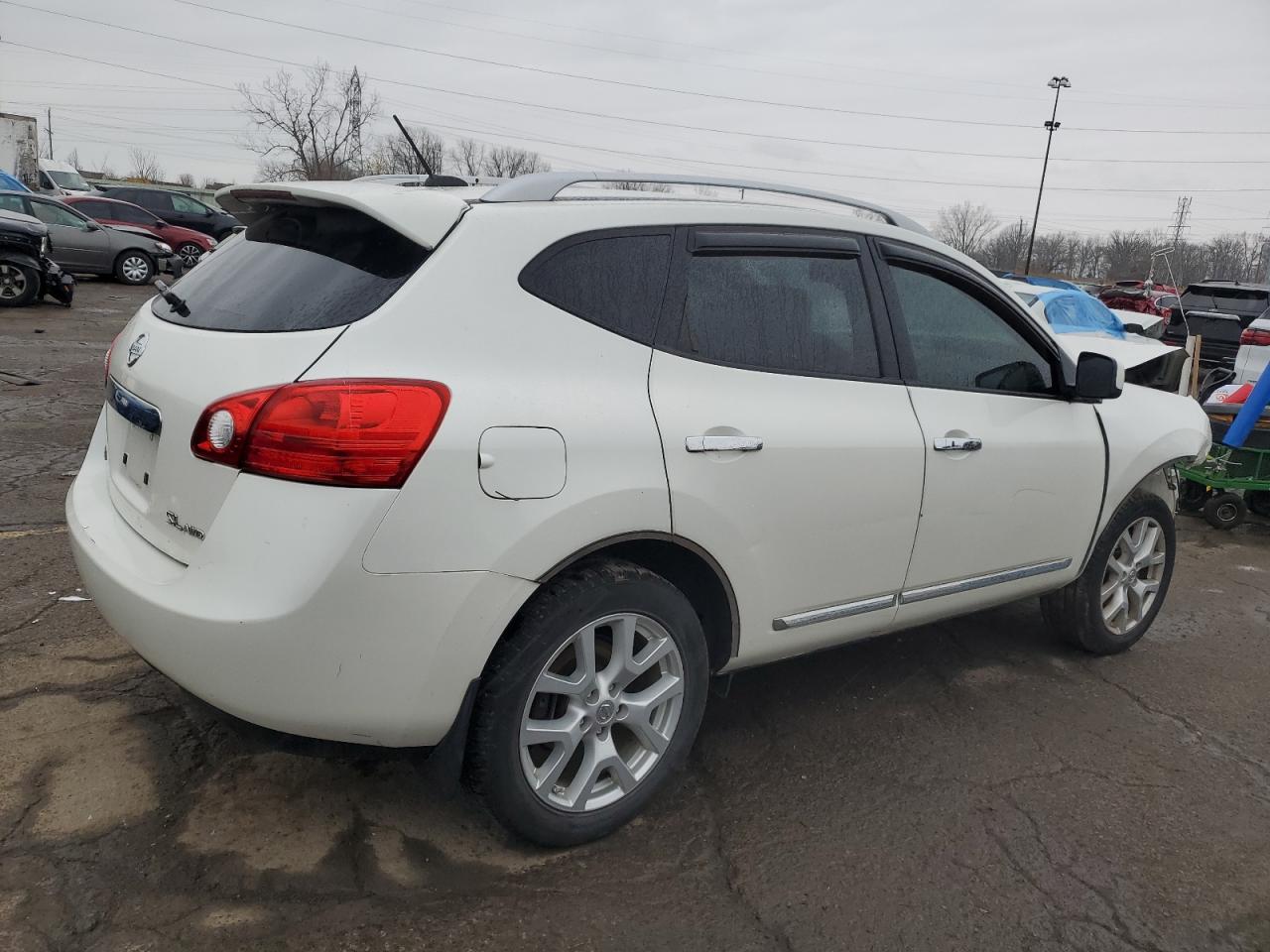 2011 Nissan Rogue - Image 3