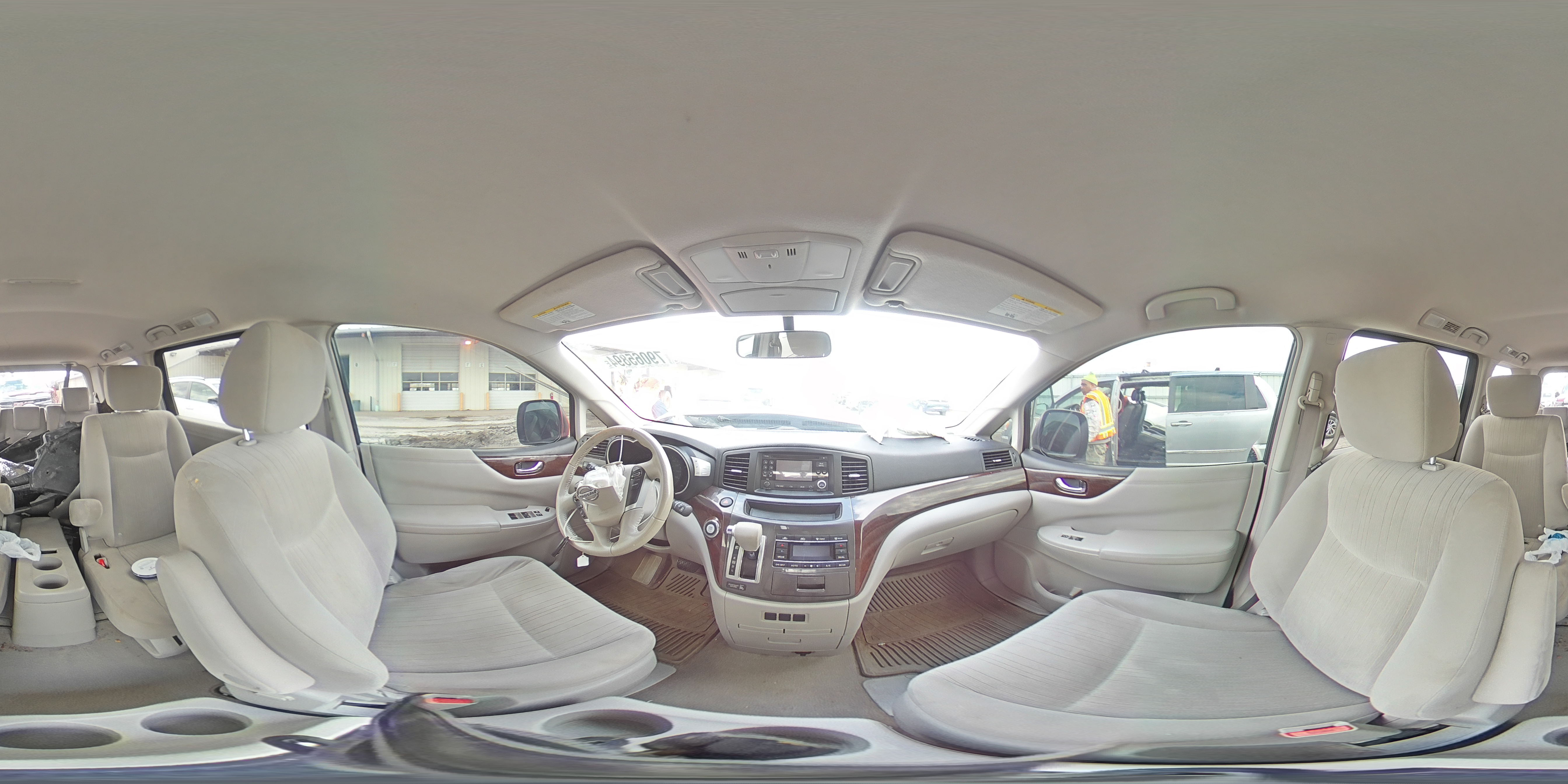 2011 Nissan Quest - Image 14