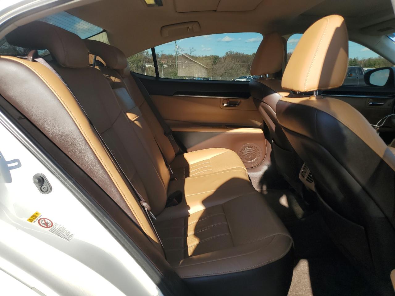 2018 Lexus ES - Image 10