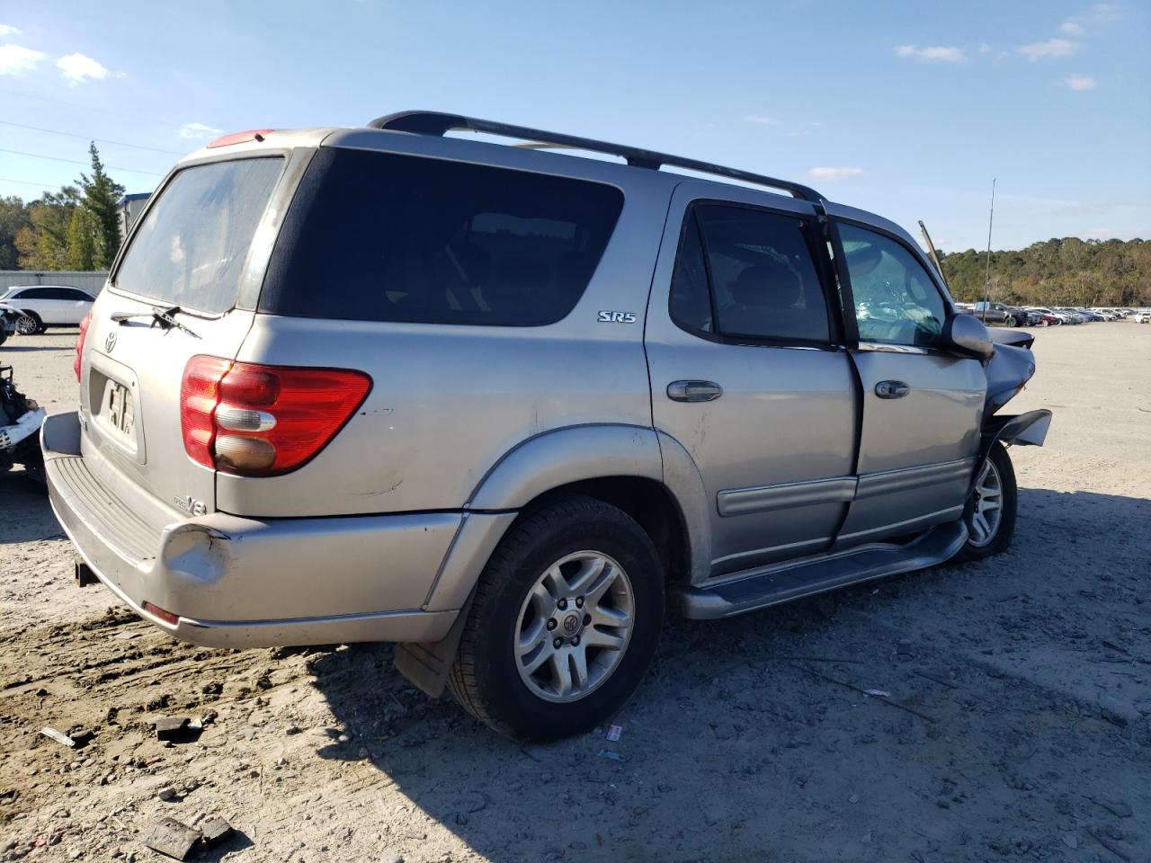 2004 Toyota Sequoia - Image 3