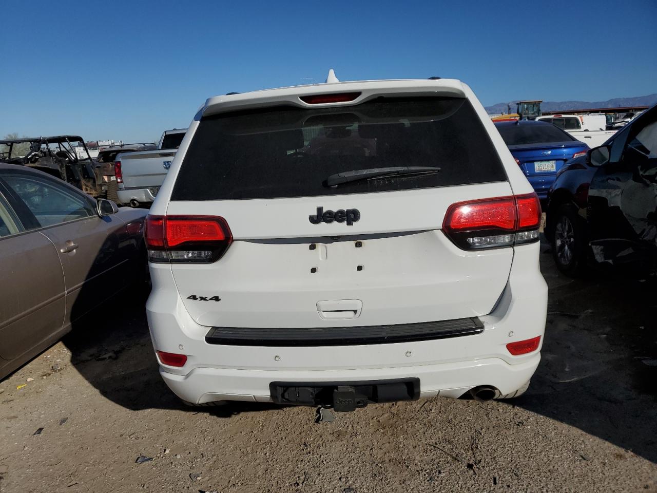 2017 Jeep Grand Cherokee - Image 6