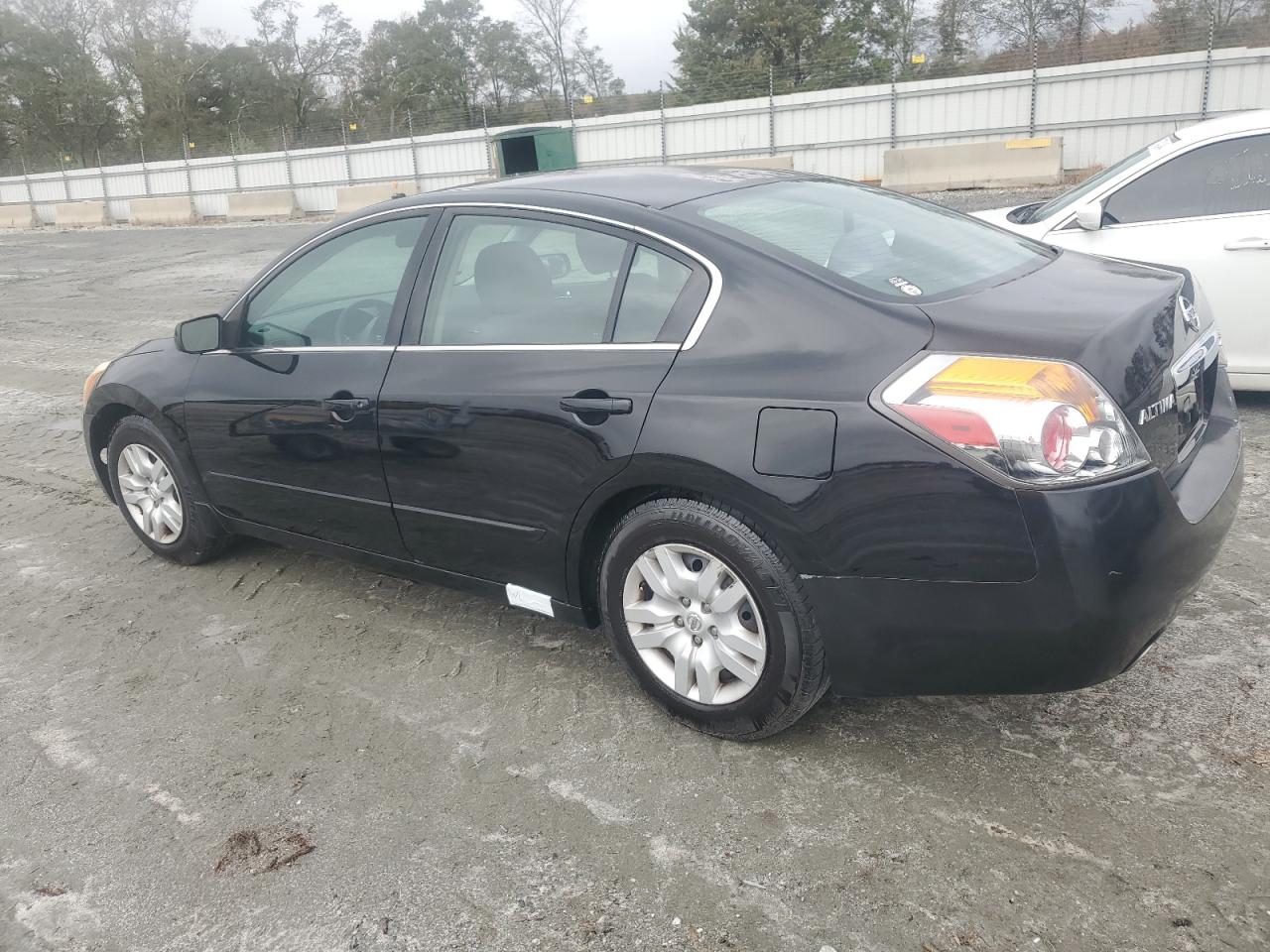 2012 Nissan Altima - Image 2