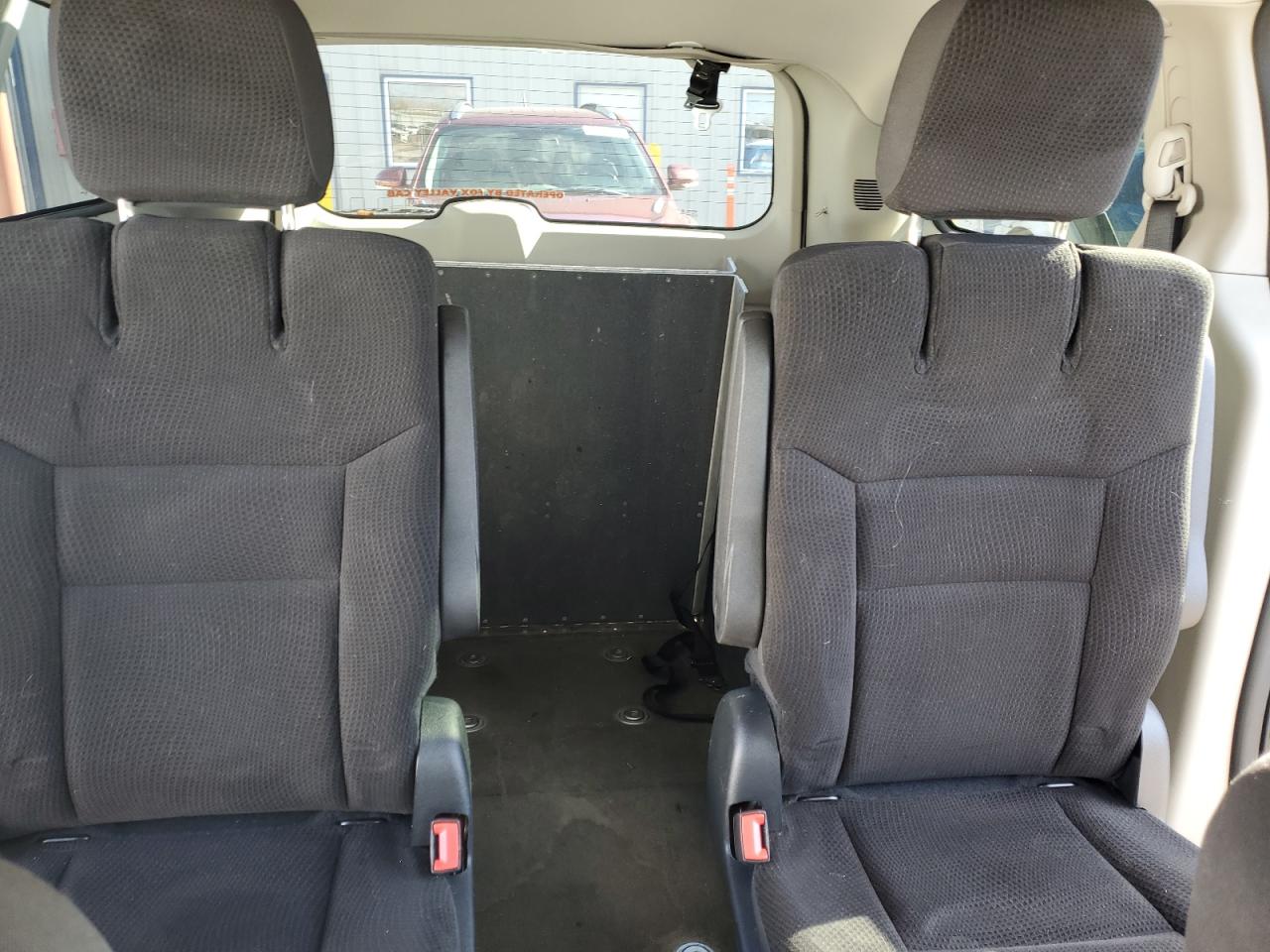 2019 Dodge Caravan - Image 10