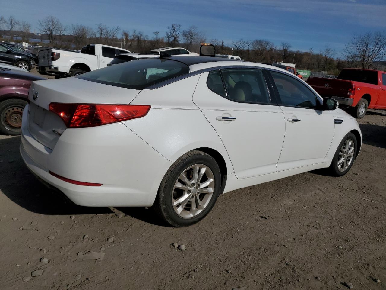 VIN 5XXGN4A74DG243768 2013 KIA OPTIMA no.3