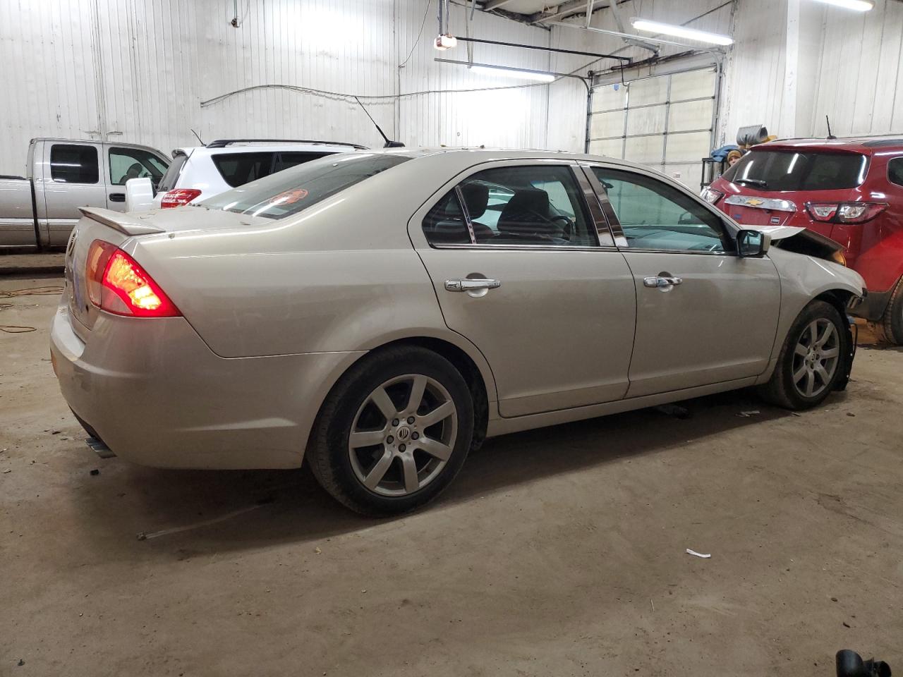 2010 Mercury Milan - Image 3