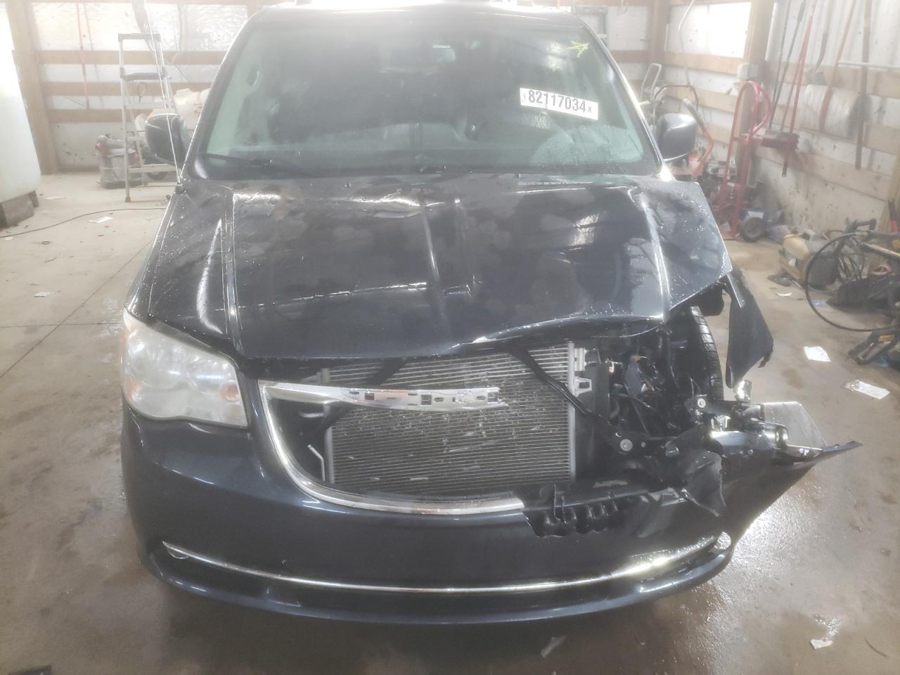 2013 Chrysler Town & Country - Image 5