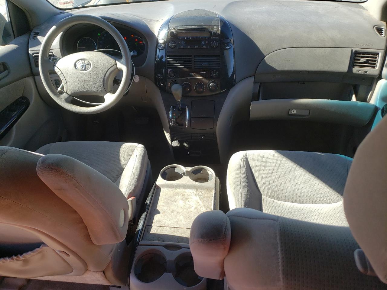 2005 Toyota Sienna - Image 8