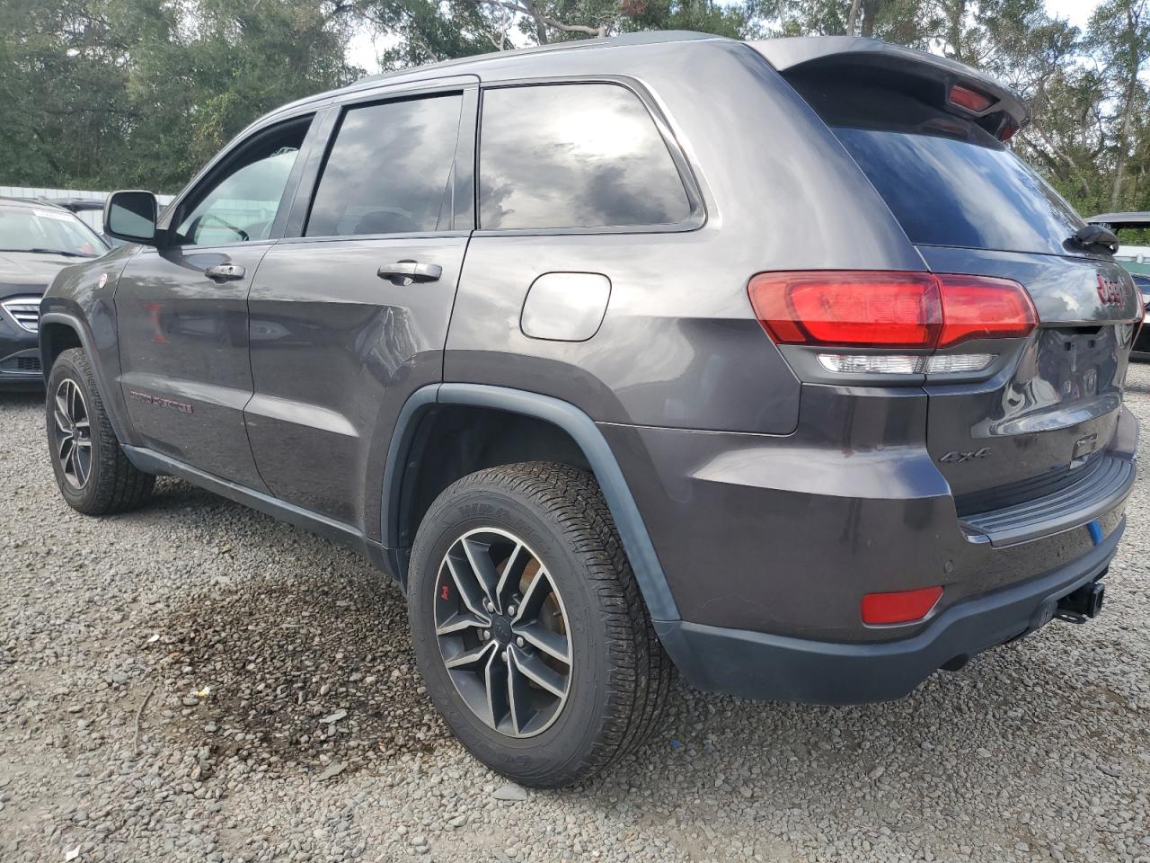2019 Jeep Grand Cherokee - Image 2