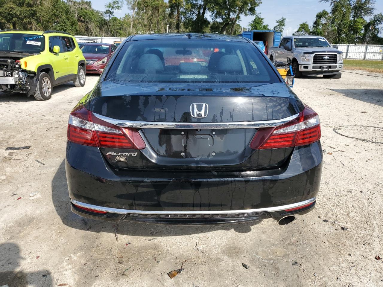 2017 Honda Accord Ex VIN: 1HGCR2F74HA211924 Lot: 80362684