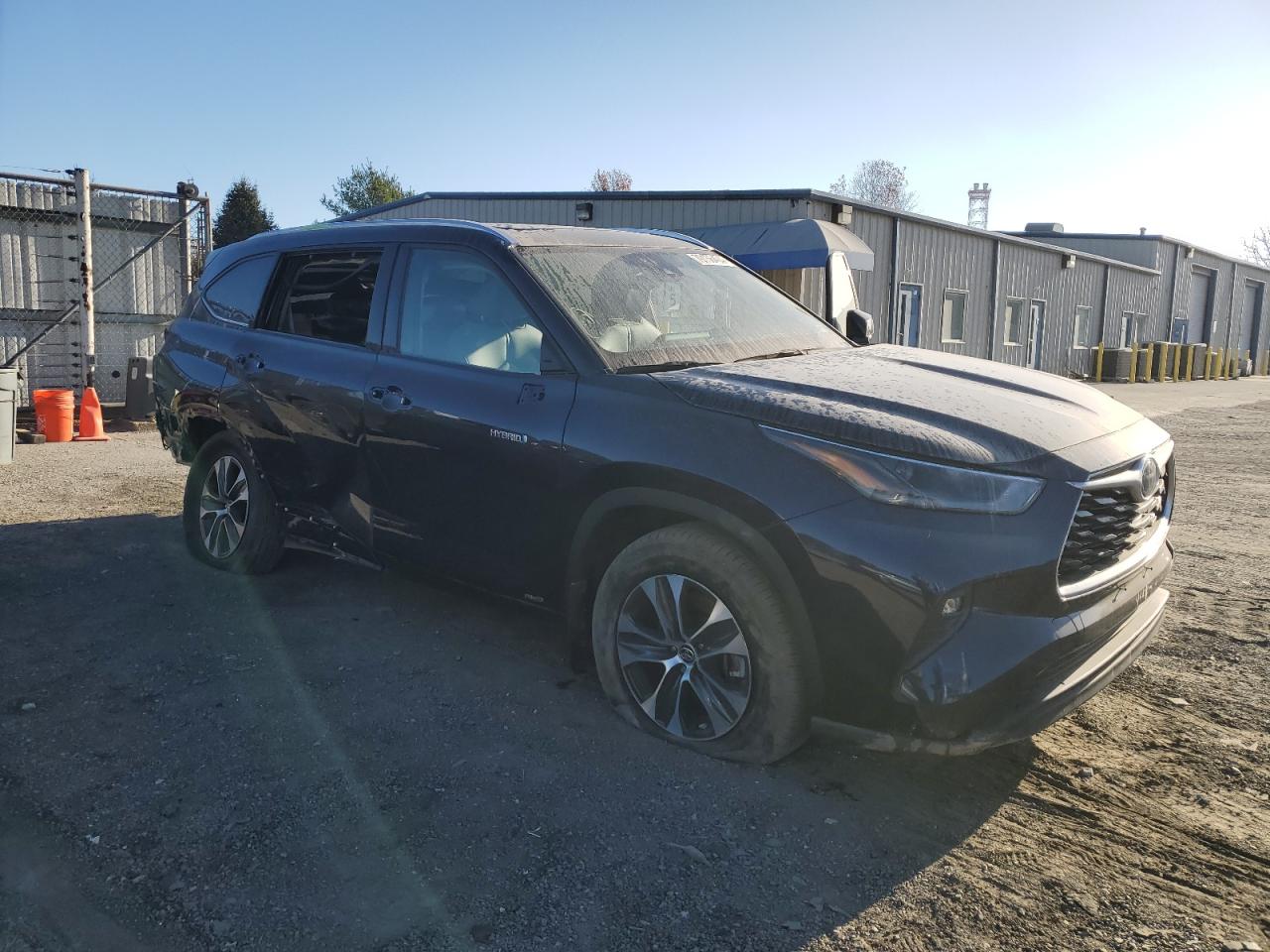 2021 Toyota Highlander - Image 4